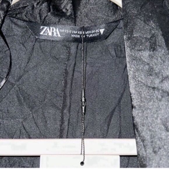 Zara Black Creased Satin Wrap Kimono/Top(Size
NWT (Size XS-S) - Picture 7 of 8